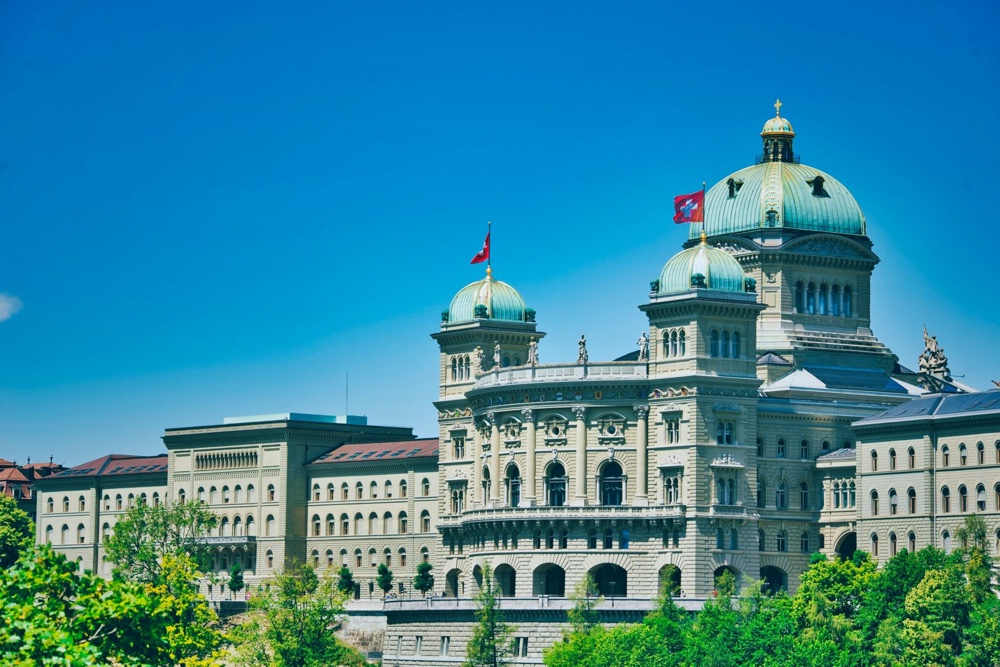 Bundeshaus beflaggt